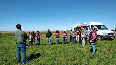 Educación agroecológica en acción: Alumnos exploraron la práctica en el campo
