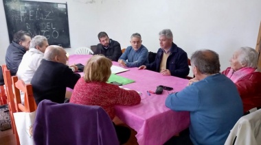 Mauro Velázquez, precandidato a intendente por Unión por la Patria, visita instituciones clave en su campaña