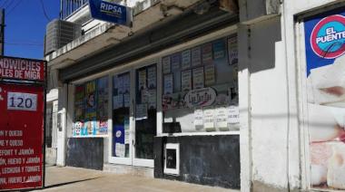 ¡Al paso! robó una garrafa y salió corriendo