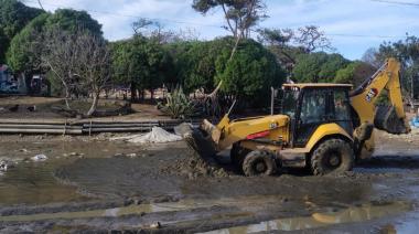 Continúan los trabajos de limpieza y acondicionamiento del Lago de los Cisnes