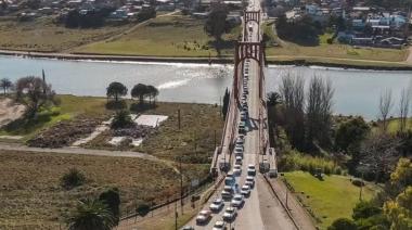 Brillante debut del Car Show en Necochea junto al desfile por el histórico Puente Colgante