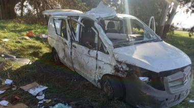 Maldita velocidad sobre R88: Vuelco de combi deja dos personas fallecidas y múltiples heridos