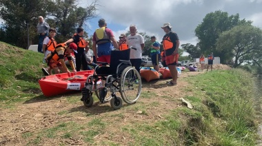 Discapacidad: Escuela Municipal de Kayak acompañó a jóvenes marplatenses a una "travesía inclusiva"