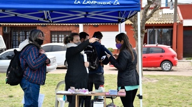 El intendente y su equipo comenzaron a hacer encuestas casa por casa