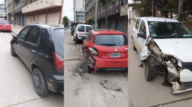 Un conductor a alta velocidad chocó dos autos sobre calle 89 y abandonó el lugar