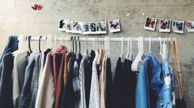 Viernes de ropa vintage y con cantautoras locales y de capital