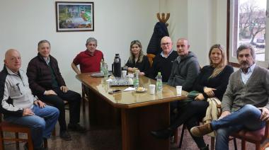 ¿Qué intendente visitó Necochea y se reunió con la Usina Popular Cooperativa?