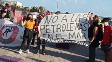 La marcha contra las petroleras se hizo sentir en la ciudad