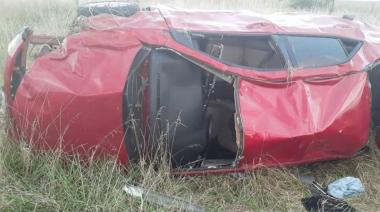 Despiste y vuelco en Ruta 55: Una familia sufrió un accidente rumbo a Necochea