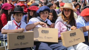 Comienza la entrega de 900 netbooks a estudiantes secundarios de Necochea y Quequén: Mirá en qué colegios