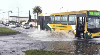 Usuarios indignados por corte de servicio de colectivos en Necochea: Reunión de urgencia entre empresarios y chóferes