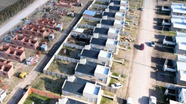 San Cayetano avanza en urbanización: $80 millones para culminar viviendas en Barrio Policía