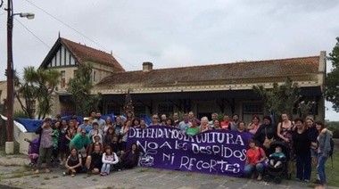Municipales despedidos realizan festival y convocan a concentrarse en el Concejo Deliberante