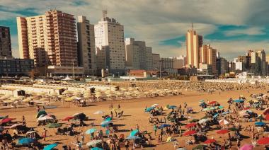 Clima de verano en Necochea: Sol, calor y ráfagas de viento para el fin de semana