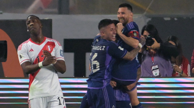 Con doblete de Messi, Argentina le ganó a Perú