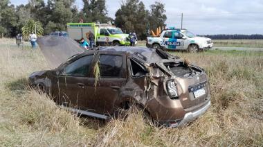 El matrimonio necochense que volcó en la ruta 227 fue dado de alta