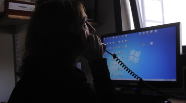 La línea 135 en Necochea busca personas para fortalecer el equipo de prevención del suicidio
