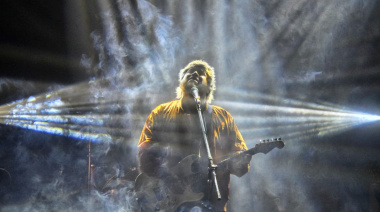 Santi Motorizado emocionó a Necochea con su “noche eterna”, clásicos y estrenos