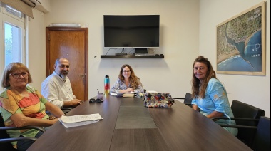 Jimena López en un encuentro con la Defensoría del Pueblo y vecinas sobre el impacto del tránsito pesado