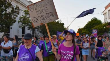 “Contra la violencia fascista, organización transfeminista”