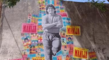El "Diez" vive en Necochea: un mural homenaje a Maradona en pleno centro