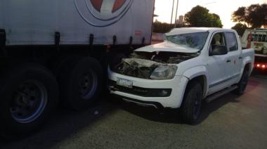 Con 1.73 de alcohol en sangre, una camioneta chocó un camión estacionado en zona puerto