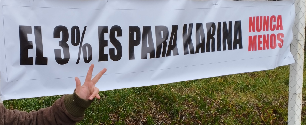 El 3% de Karina Milei llegó a Necochea: las imágenes de las burlas en carteles que aparecieron en las calles