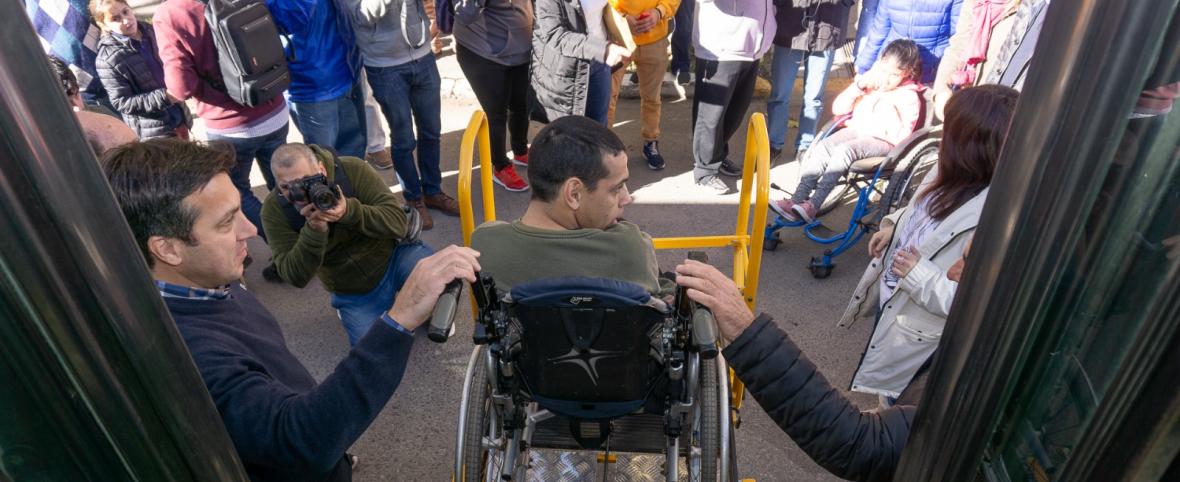 Rampas para la foto: el transporte público de Necochea sigue sin accesibilidad real