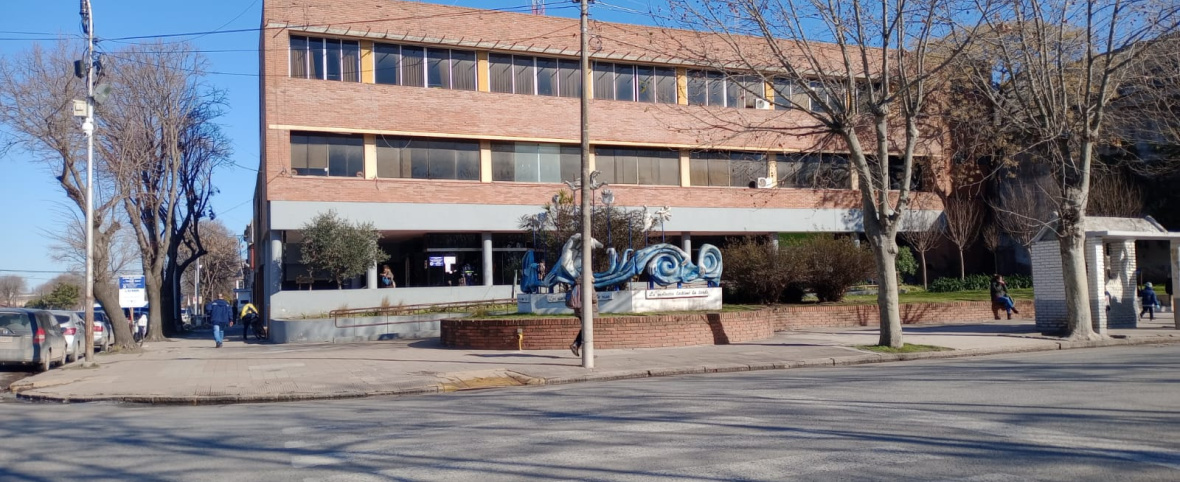 A metros de la Comisaría Primera, robaron el Centro Cívico en pleno centro de Necochea