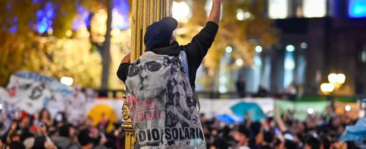 Crece en redes una convocatoria para despedir al Indio Solari en Necochea