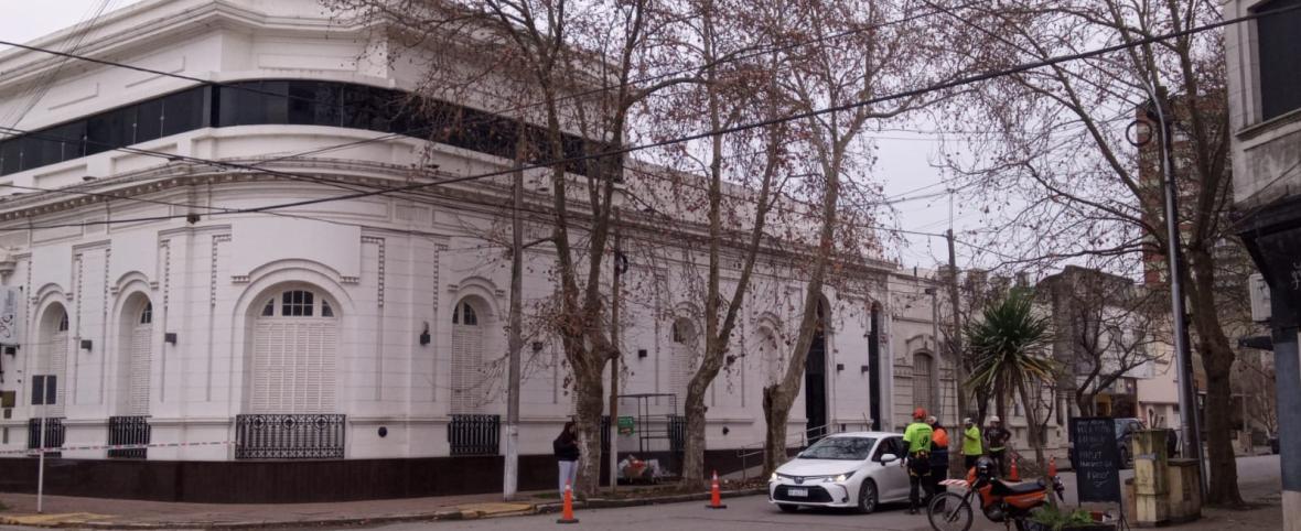 Frenaron una tala en pleno centro: denuncia y permiso en disputa