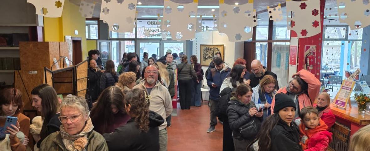 Una tarde para volver a la tierra: el Centro Cultural se llenó en la Suelta de Semillas