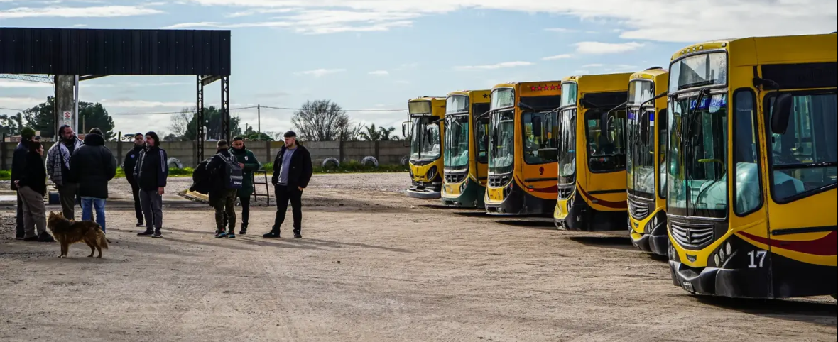 Tercer día sin colectivos en Necochea y Quequén: habrá una audiencia para destrabar el paro