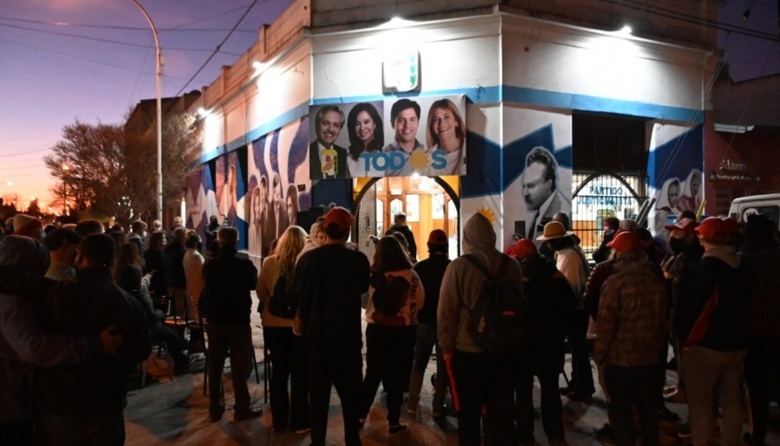 El peronismo participó del descubrimiento de murales en la sede del PJ ...