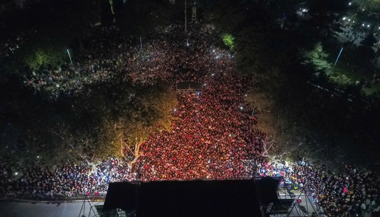 Miles de jóvenes y familias disfrutaron del show de FMK y sus amigos ...