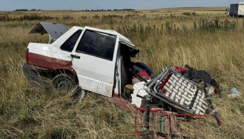 Dos muertos tras un choque entre un auto y un camión en la Ruta 85 ...