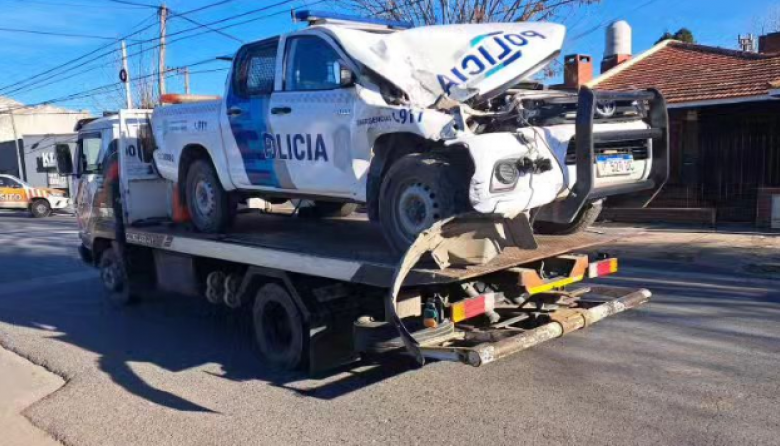 Necochea: patrullero se chocó un camión estacionado