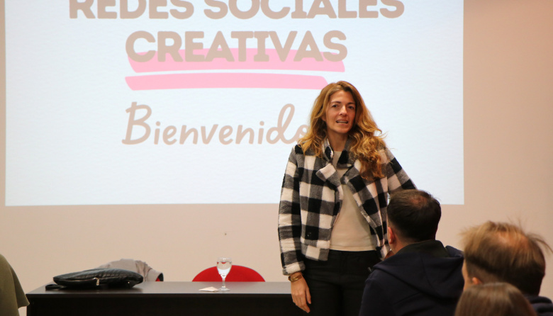 Taller de redes sociales para emprendedoras en San Cayetano