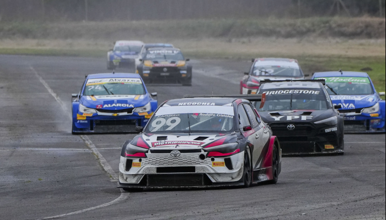 El necochense Matías Capurro festejó su victoria en la Copa Rookie del TC2000