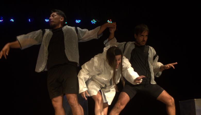 Vuelve “Apocalipsis IA”: teatro necochense que une arte, ironía y conciencia ambiental