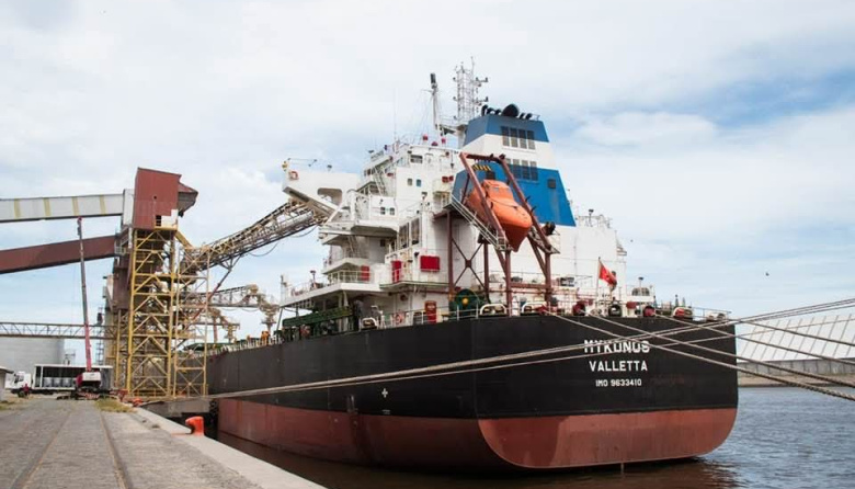 Nuevo embarque récord en Puerto Quequén: el buque Mykonos carga 66.000 toneladas de cebada
