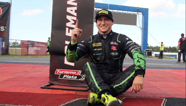 Gran debut del necochense De Benedictis: pole position en Turismo Pista Clase 3