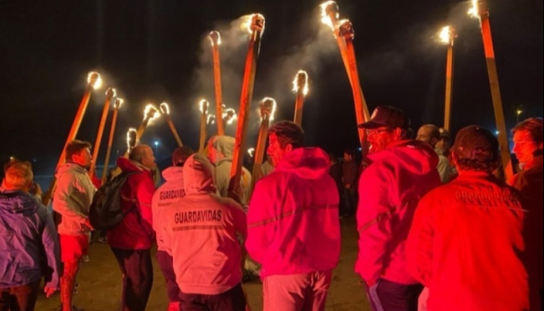 Necochea homenajeará al guardavidas Ángel “Colo” Posse con la emotiva ceremonia de antorchas