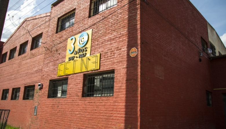 Celulares en las aulas: crecen las prohibiciones en secundarias de Necochea