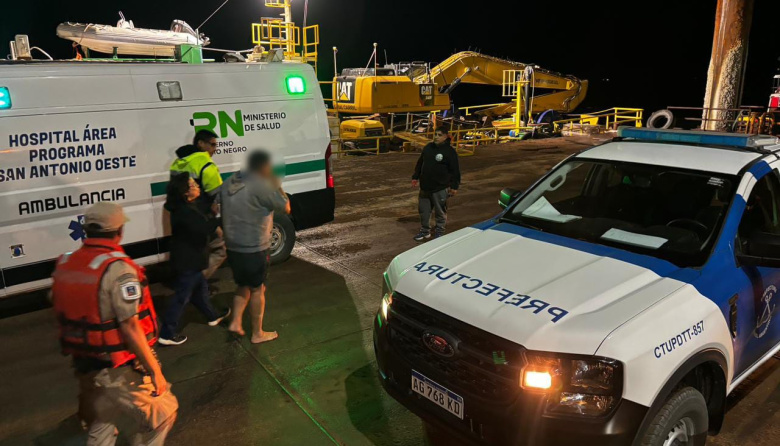 Pesquero que navegaba hacia Puerto Quequén se hundió en Río Negro: buscan a un tripulante