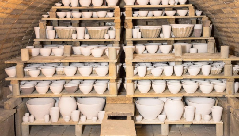 Ceramistas de todo el país llegan a Necochea para construir un horno cerámico que quedará como patrimonio