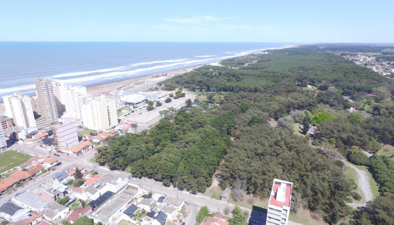 Lunes mayormente nublado en Necochea: máxima de 23° y viento del noreste con ráfagas de hasta 50 km/h