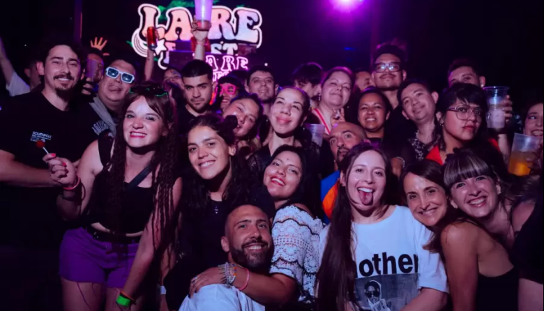 “Prohibida la música moderna”: La Re Fiesta llega a Sahara con clásicos de los 90 y 2000