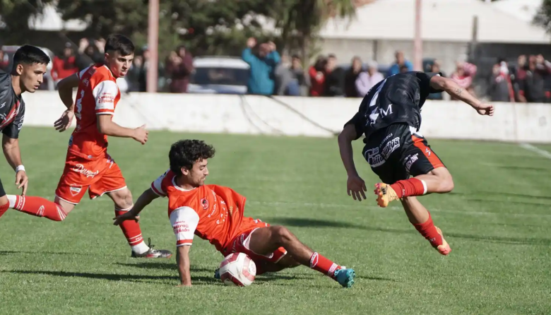 Ir a la cancha será más caro en Necochea, Lobería y San Cayetano: la entrada sube a $8.000