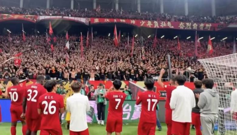 Video viral: hinchas de un club chino cantaron “El pueblo unido jamás será vencido” y sorprendieron al mundo